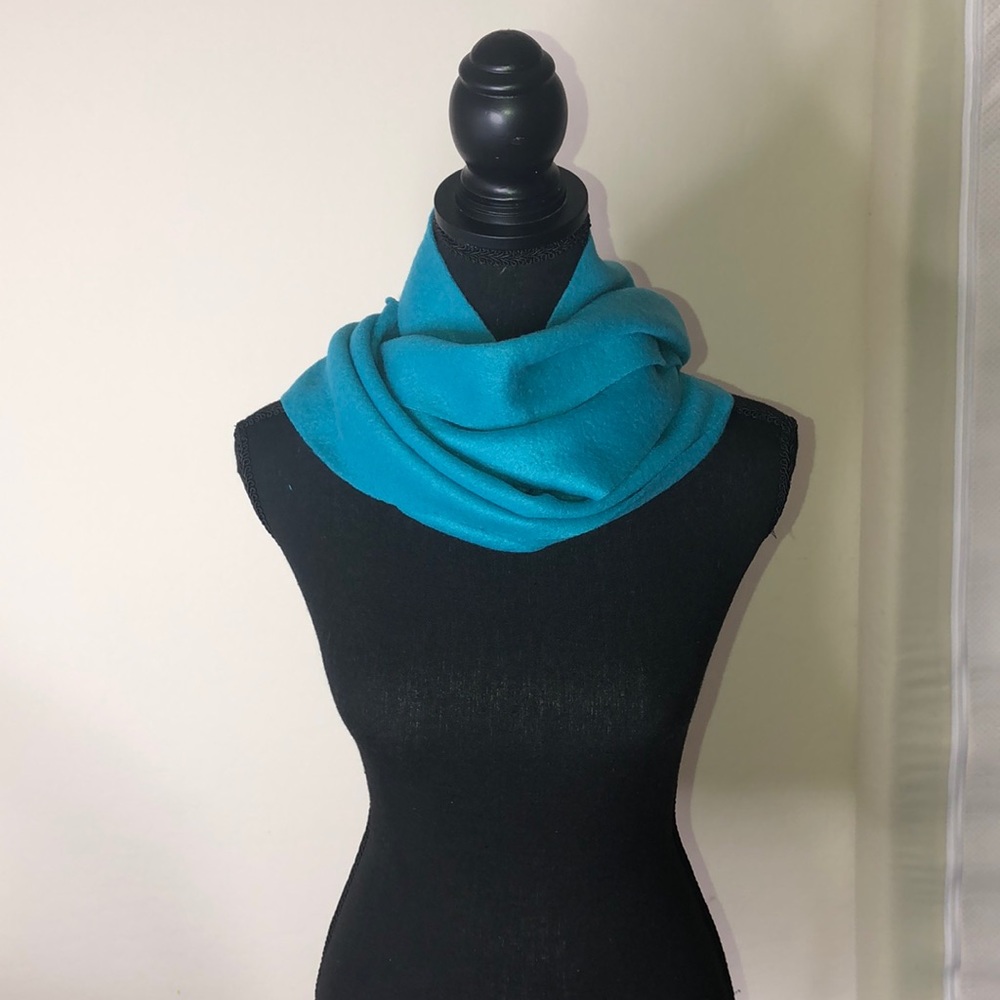 NWOT Women’s Scarf